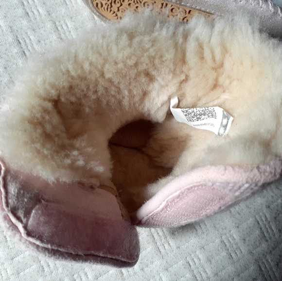 Light Pink Ugg boots - Picture 6 of 6